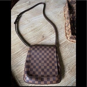 EUC Louis Vuitton Musette Salsa PM Damier Ebene